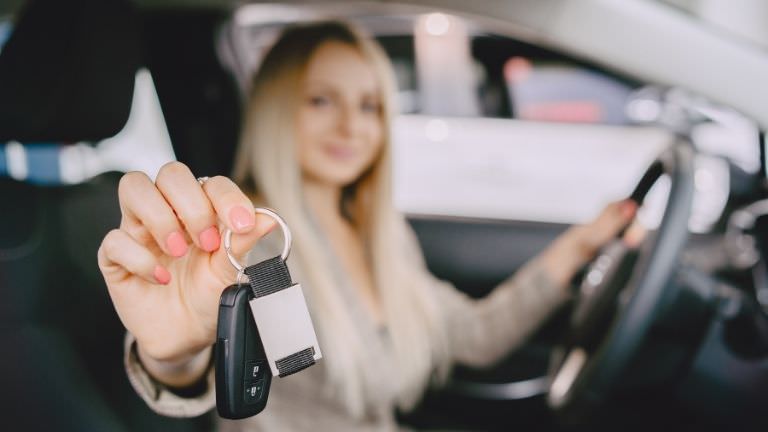 営業車を快適にする便利グッズ 営業職10年で学んだオススメを一挙公開